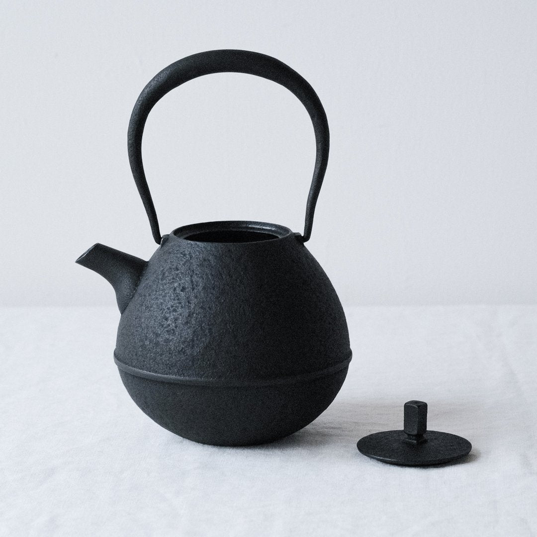 心身両面にうれしいモダンな佇まいの鉄瓶 – Envelope - エンベロープ
