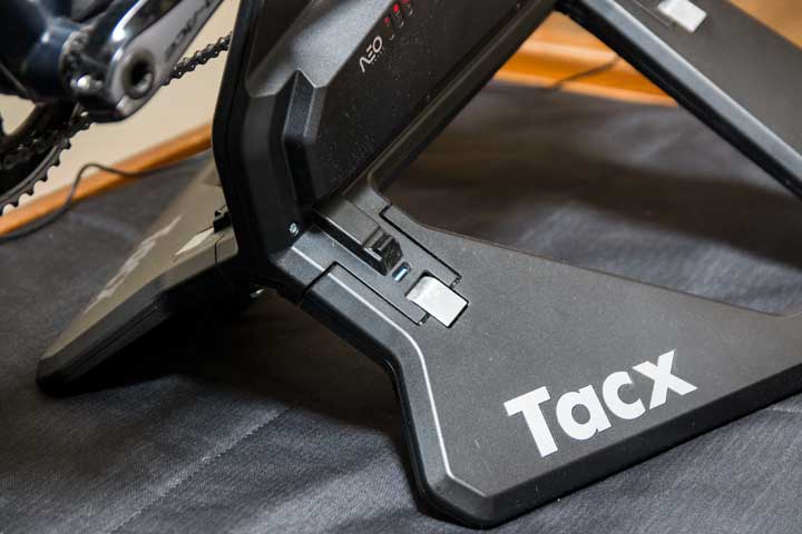 Tacx Neo Smart」詳細レビュー。 Zwift連携も簡単なローラー(スマート