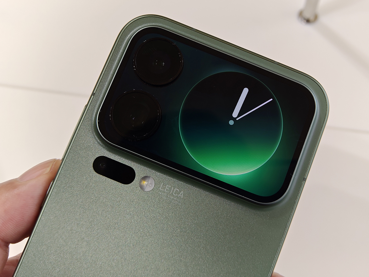 まるでiPhone 17みたいなシャオミの最新スマホ「Xiaomi 17 Pro Max」を