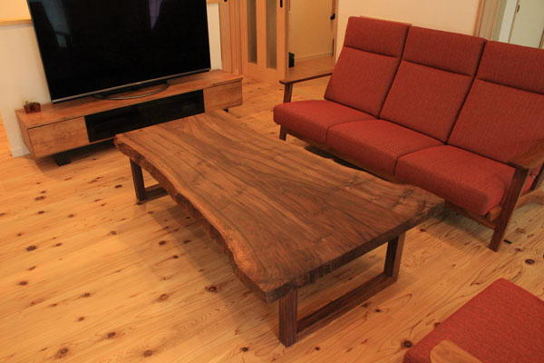 ブラックウォールナット一枚板 ダイニングテーブル 納品事例|一枚板