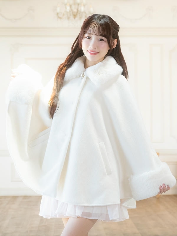 完売品 evelyn ビジューポンチョコート ピンク ビジューポンチョコート