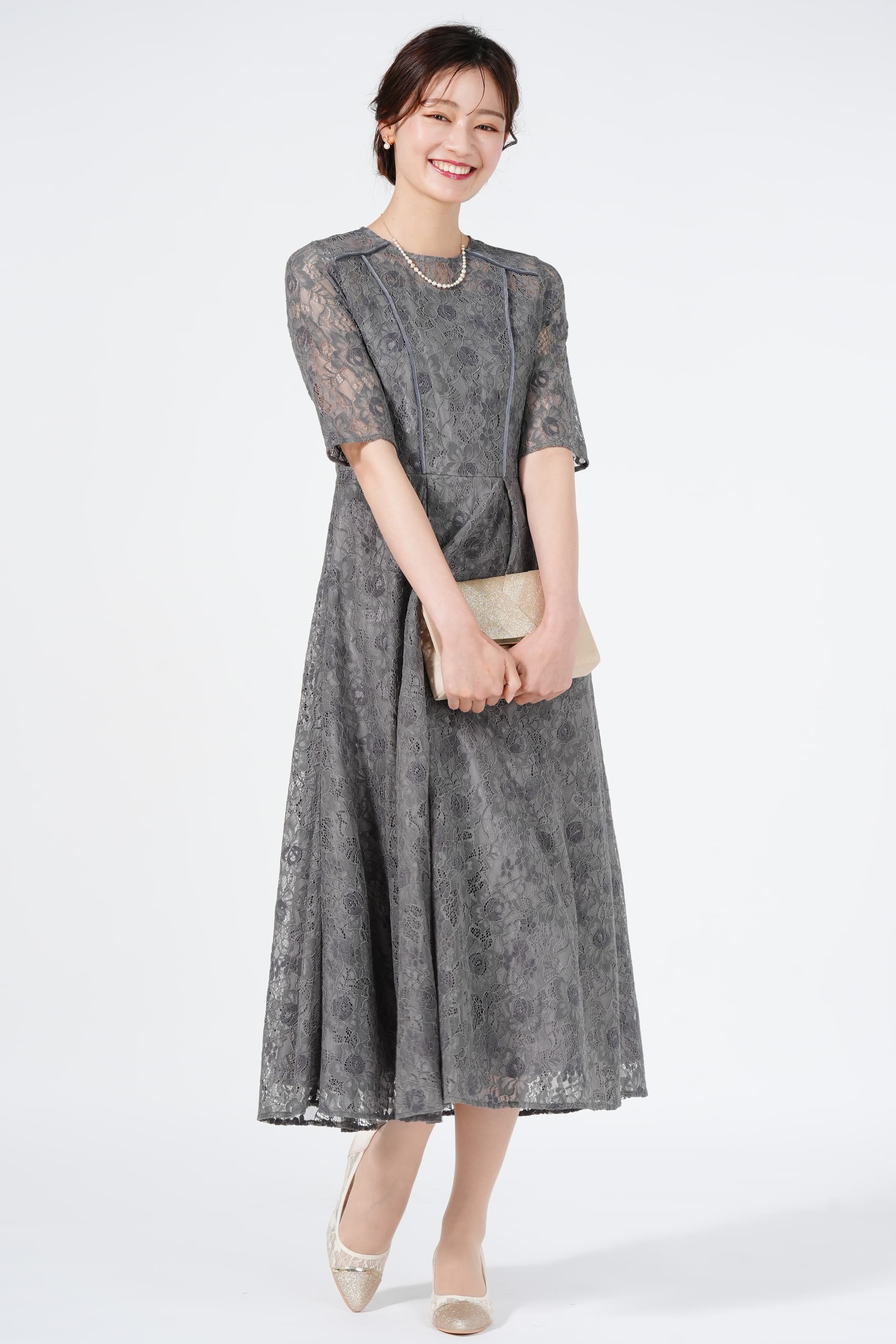 Hermoso パイピング総レースグレードレス (M) をレンタル - 結婚式