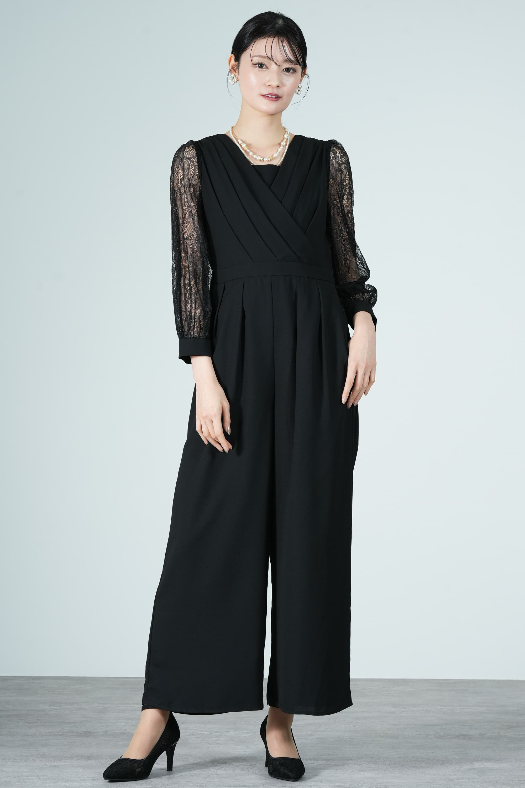 AIMER カシュクールトップスブラックパンツドレス (LL) をレンタル