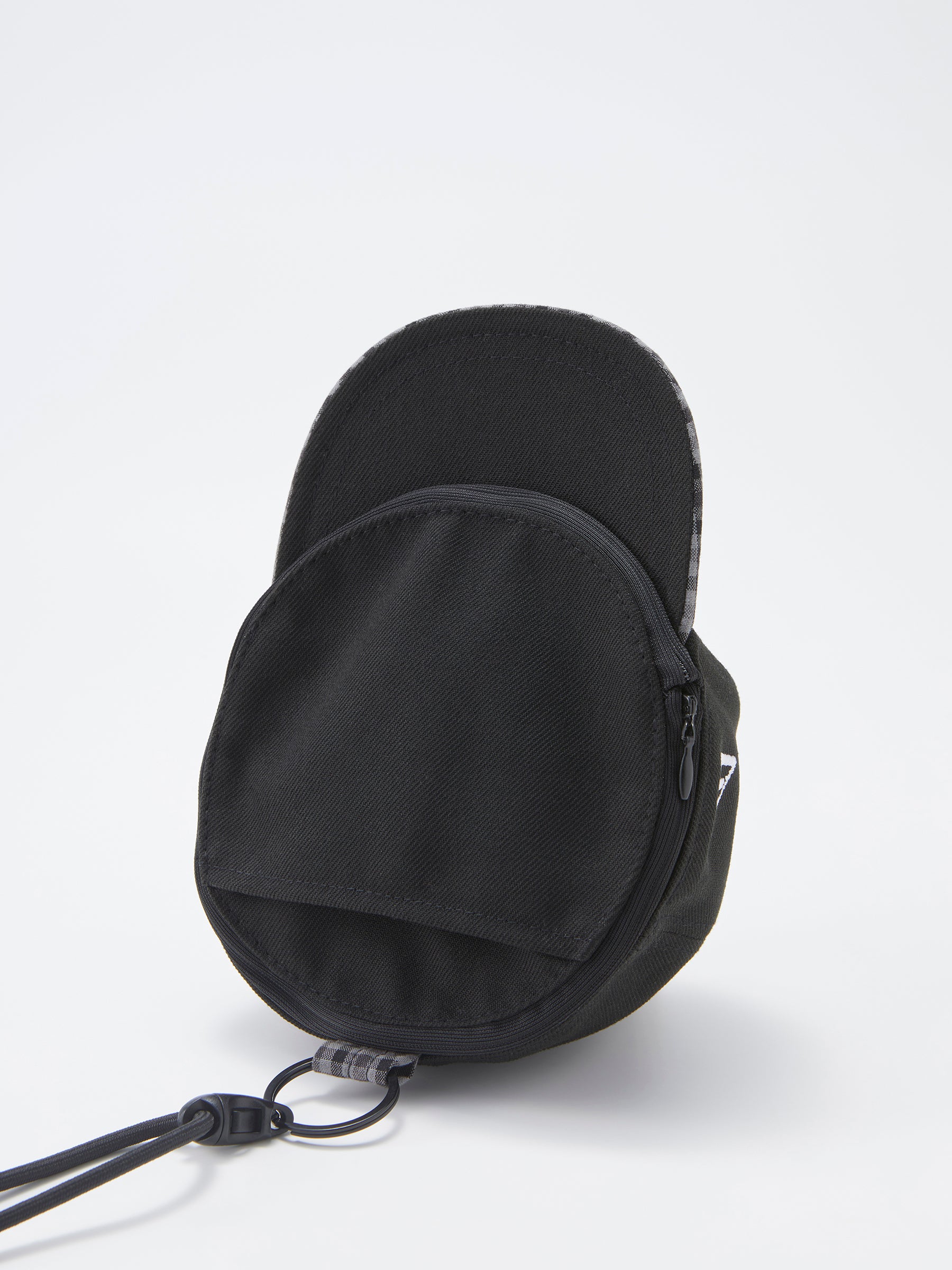 ポシェット〈NEW ERA® × familiar〉 | ファミリア公式サイト