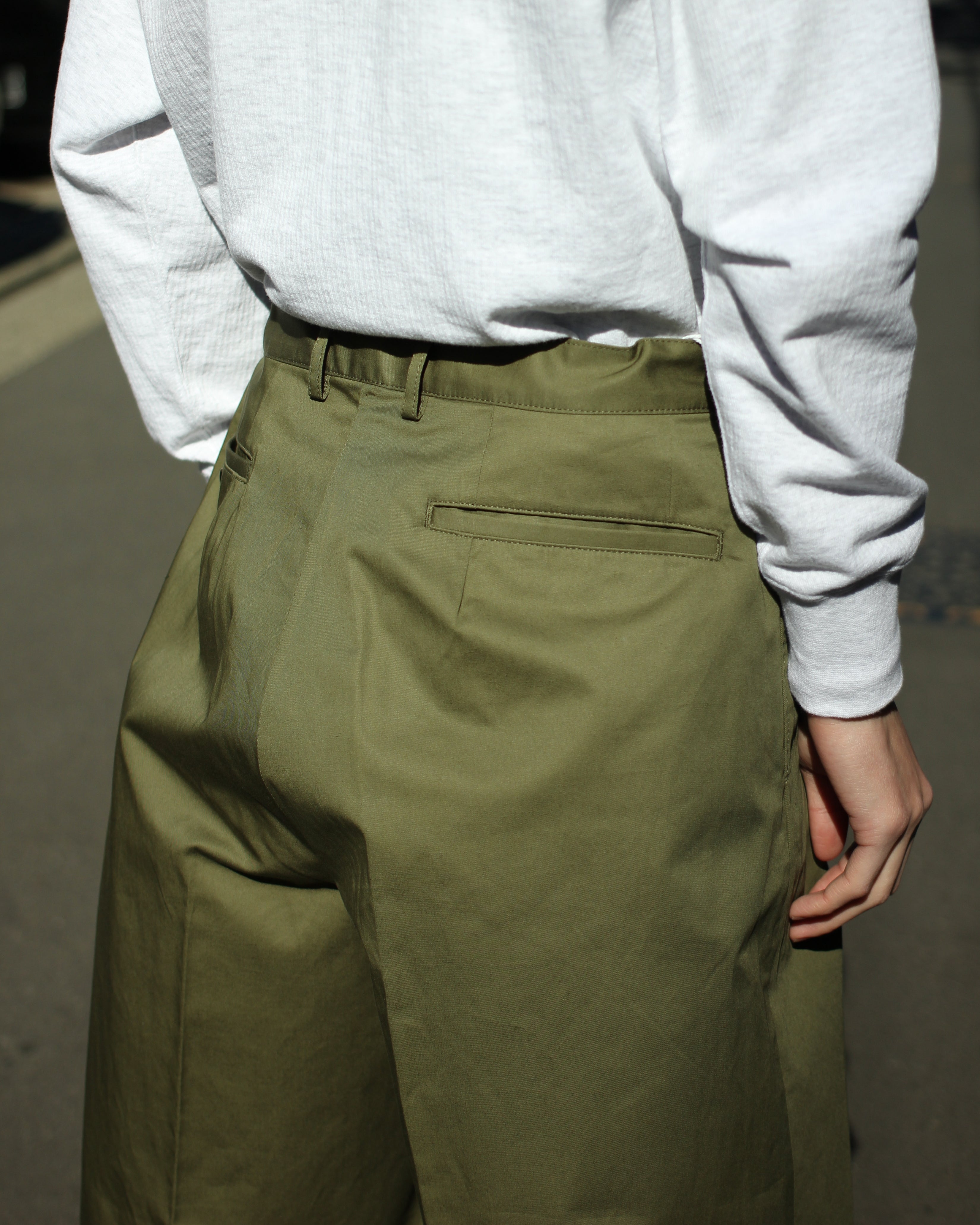 REVERBERATE/TACKED CHINO TROUSERS(STANDARD)