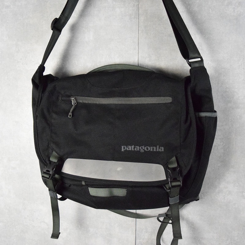2000年代 2000s パタゴニア アウトドア 黒 ブラック ショルダーバッグ