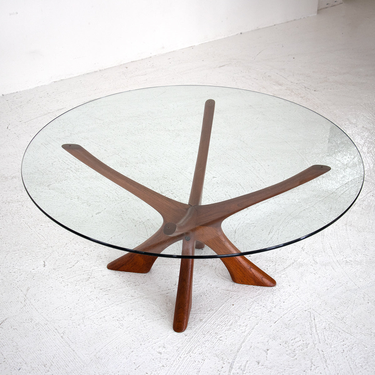 Coffee table / Illum Wikkelsø – FILM
