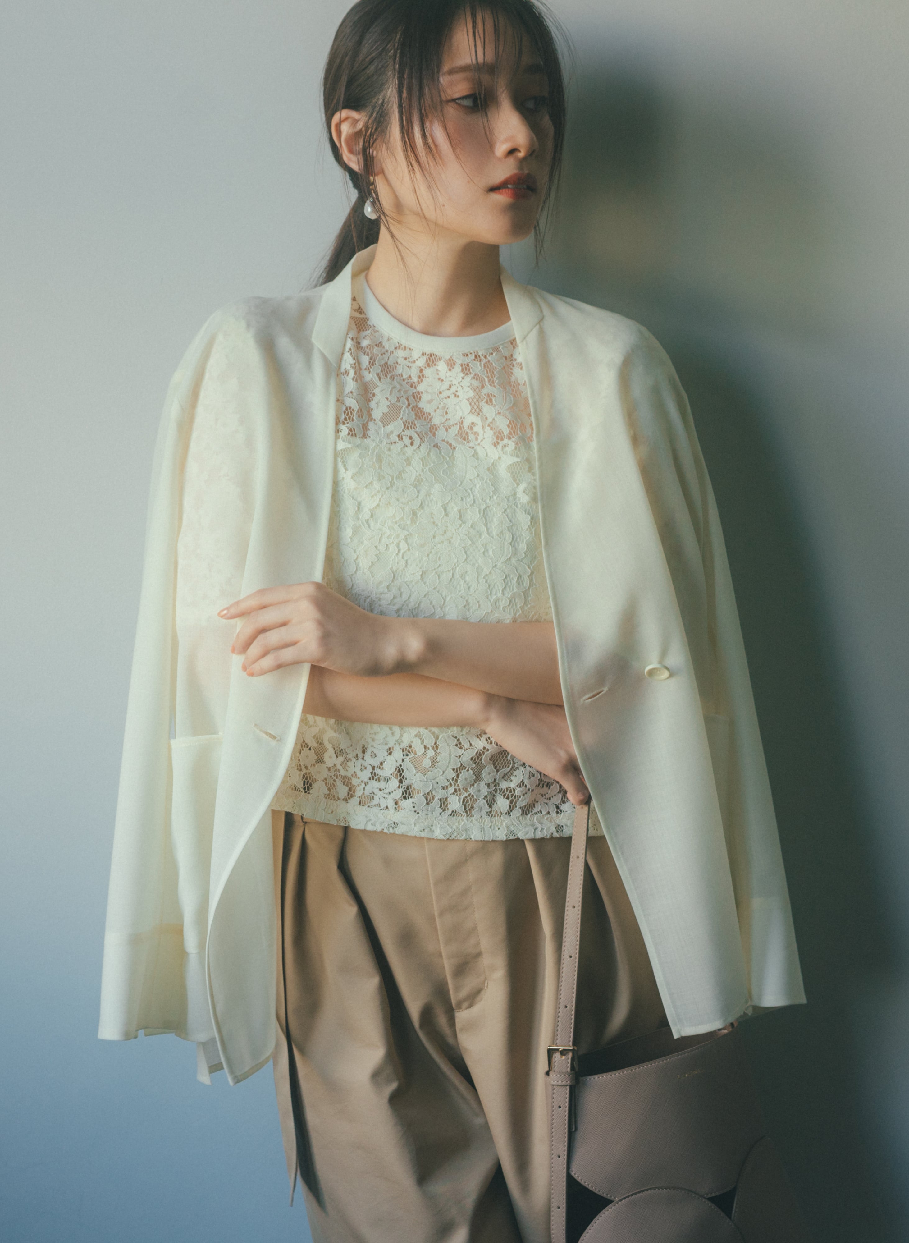 EC限定色/佐藤佳菜子さんコラボ】クロップドレースブラウス｜LOUNIE