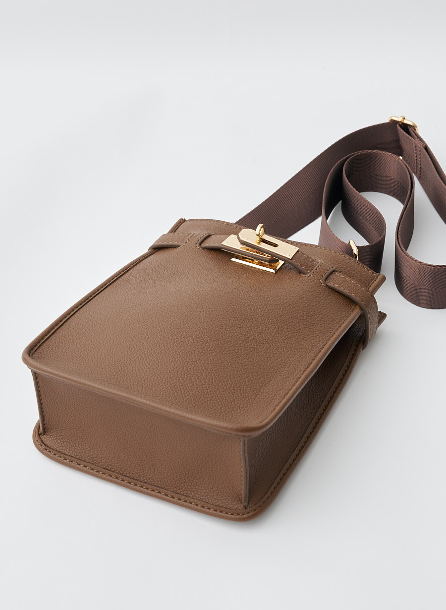 マルチWAYミニショルダーポーチ｜LOUNIE（ルーニィ）公式サイト／公式