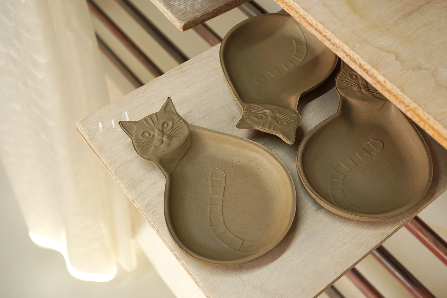 益子焼の小さな窯元「よしざわ窯」- 生活陶器「onthetable」