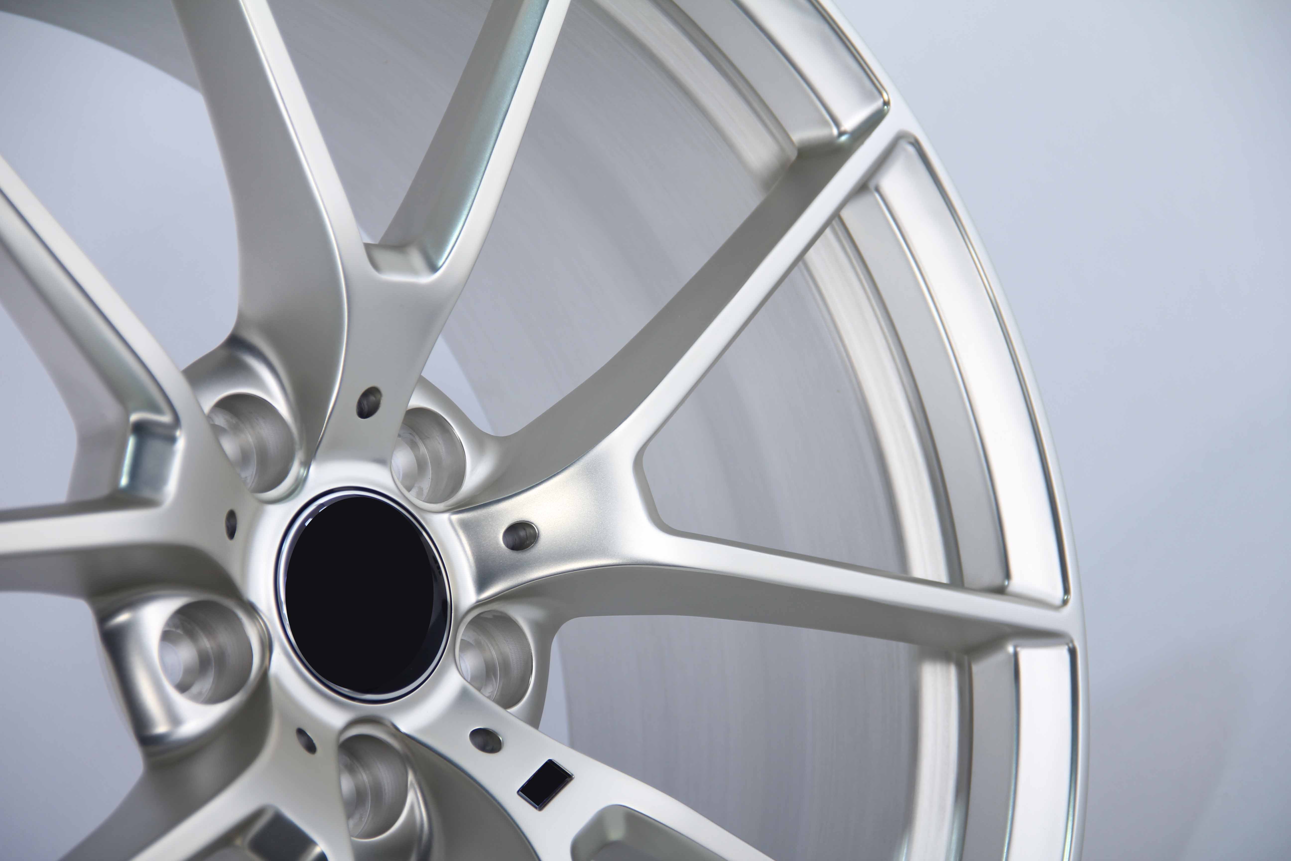 20インチ スタイル 763M フローズンゴールド M パフォーマンス