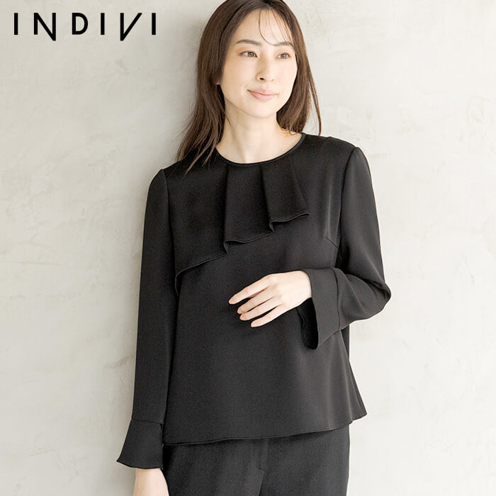 トリアセテート混ラッフルブラウス 9号・ブラック｜東京ソワール