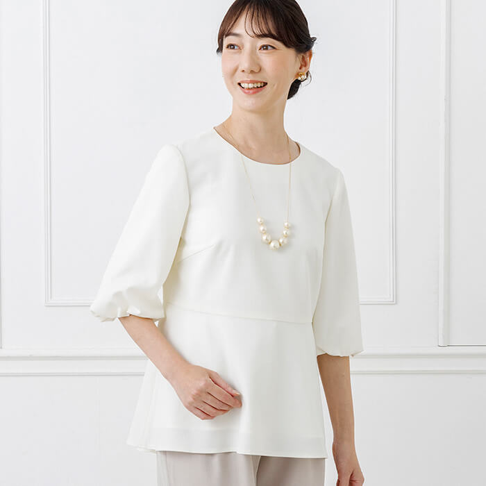 ギャザー袖がポイントのブラウス 9号・オフホワイト｜東京ソワール