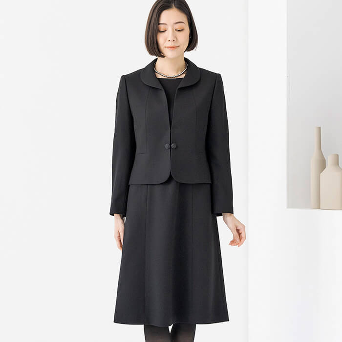 ショールカラーのアンサンブル 5号・ブラック｜東京ソワール