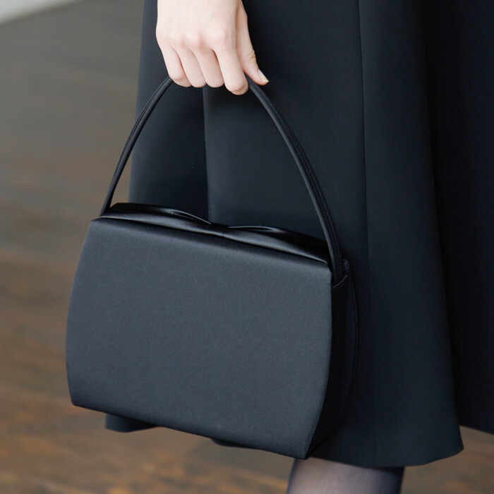 撥水加工】隠しマグネットの上部開閉リボンバッグ ・ブラック｜東京