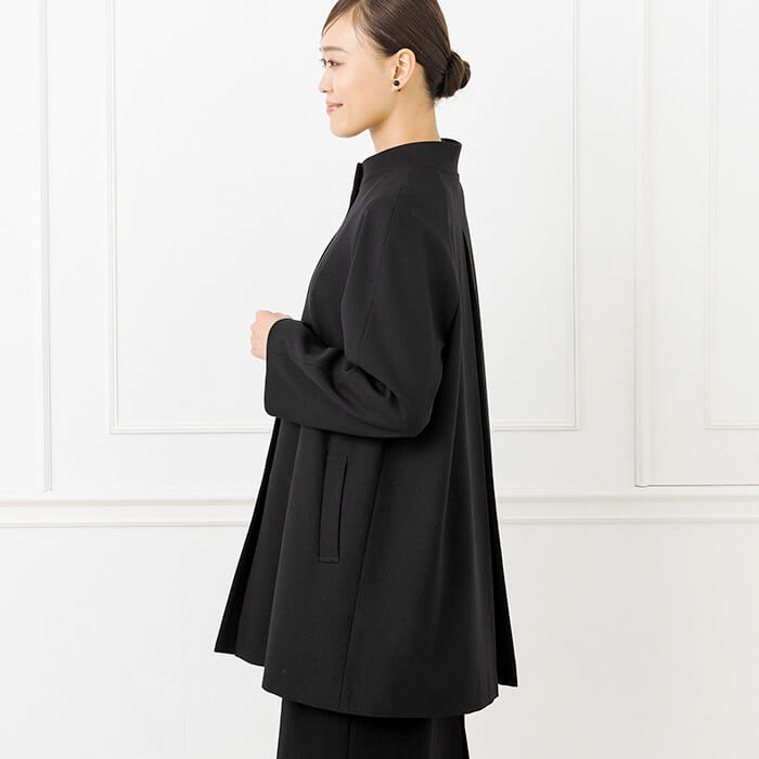 ラグランスリーブのショート丈コート M・ブラック｜東京ソワール
