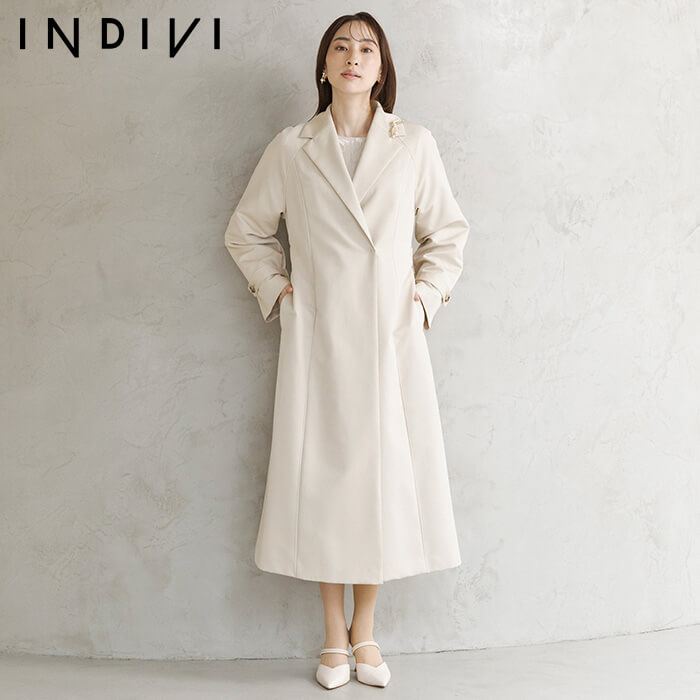 ラグランスリーブのシャンタンコート L・ベージュ｜東京ソワール