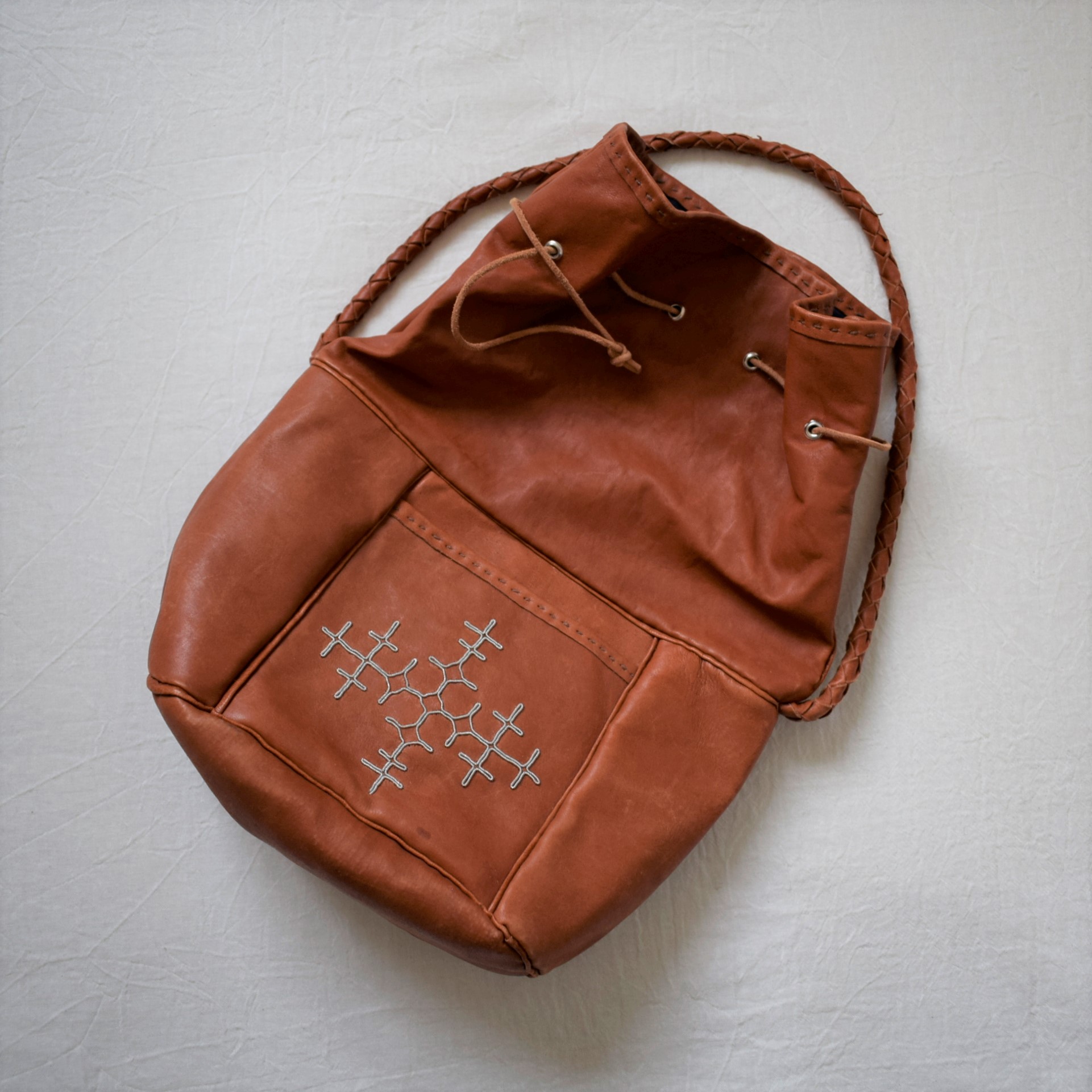 サーミ族の伝統工芸品 / ポシェット・バッグ / ピューター刺繍 No.1