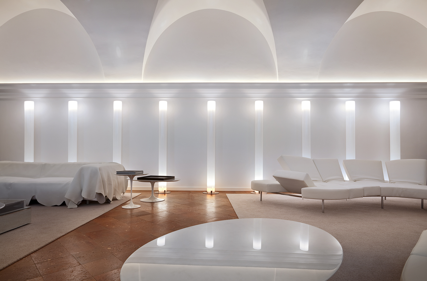 Browse all Stylos products | Flos