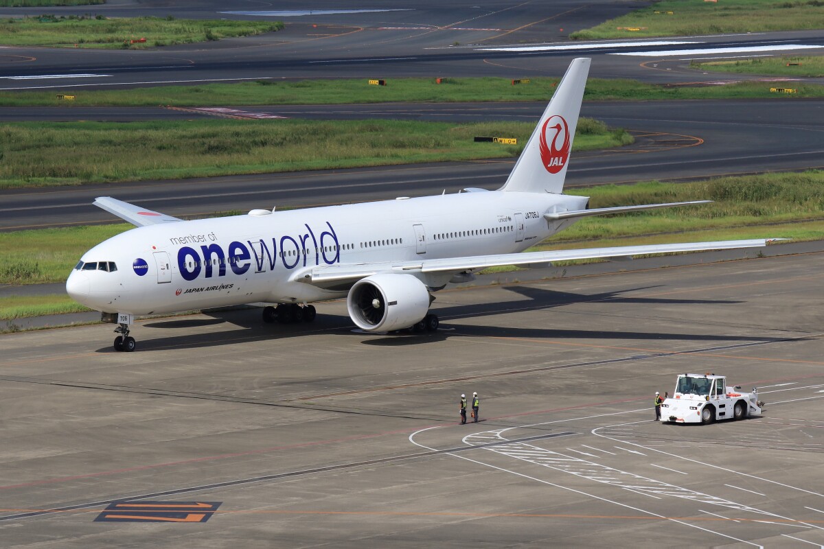 JAL、777-200ER「JA706J」 ヴィクターヴィルに到着 | FlyTeam ニュース