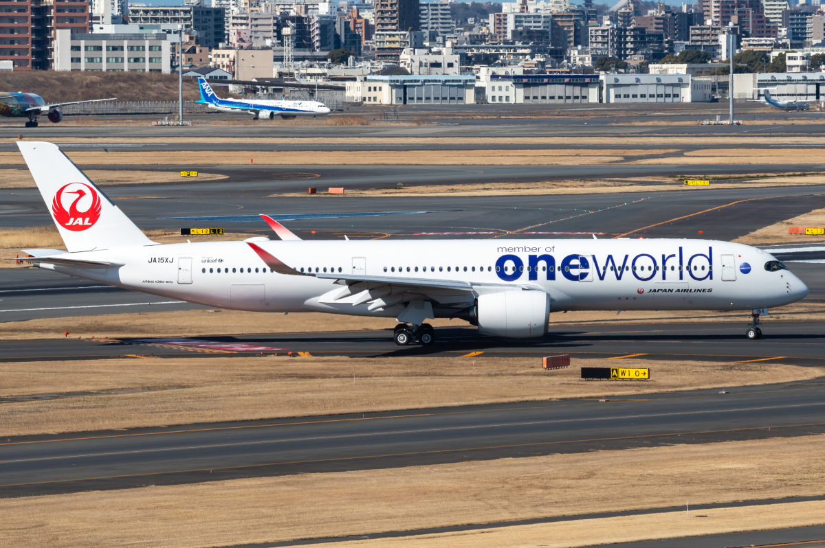 JALのA350ワンワールド特別塗装機、羽田到着 国内線で運航へ | FlyTeam