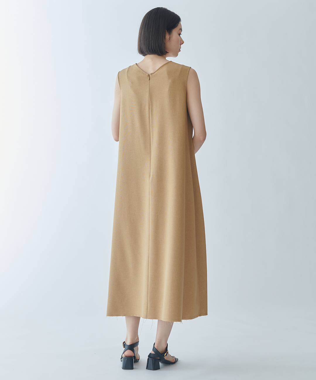 リネンライクノースリーブワンピース – FACE SANS FARD