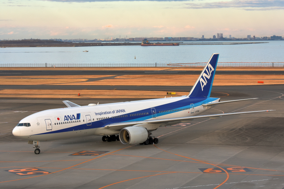 全日空 Boeing 777-200 JA741A 羽田空港 航空フォト | by A_chanさん