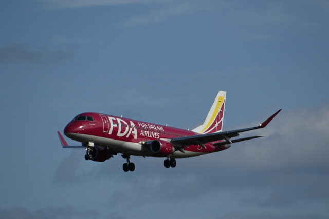 エンブラエル ERJ-170-200 (ERJ-175STD) 製造番号:17000805 徹底ガイド