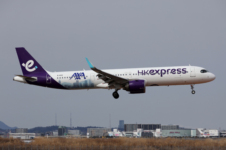 香港エクスプレス Airbus A321neo B-KKE 仙台空港 航空フォト | by