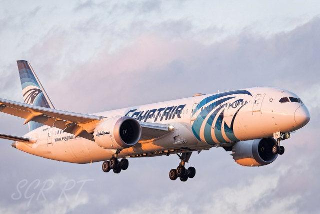 ① エジプト航空 LHR→CAI / ロンドンから成田へエジプト・カイロ経由