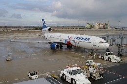 ムーミン/サンタクロース」特別塗装機 フィンエアー (MD-11 | OH-LGF