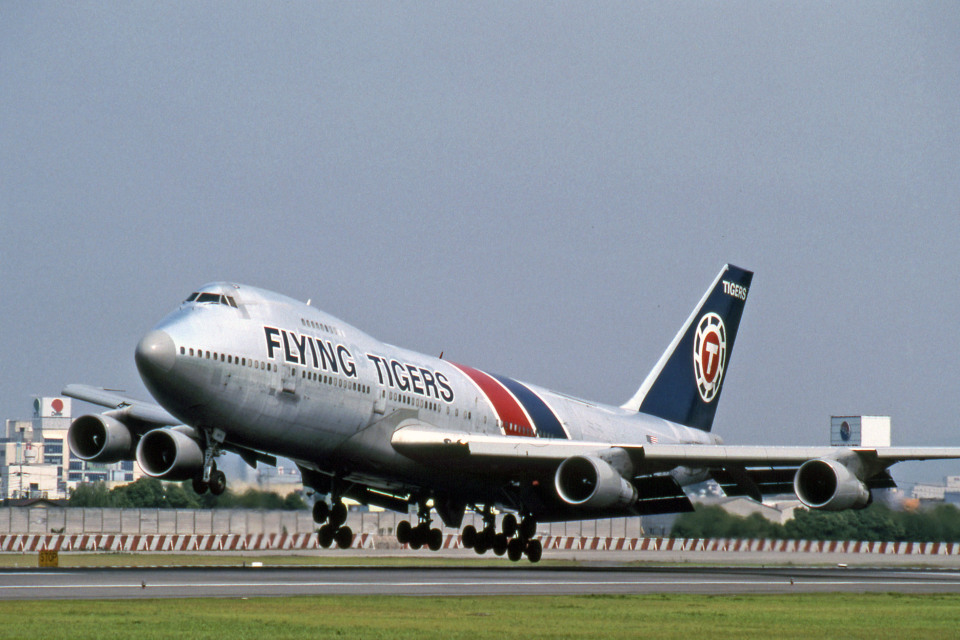 フライング・タイガー・ライン Boeing 747-100 N805FT 伊丹空港 航空