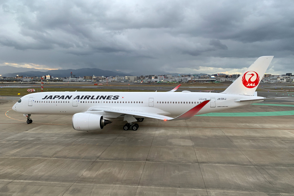 日本航空 Airbus A350-900 JA13XJ 福岡空港 航空フォト | by kopさん