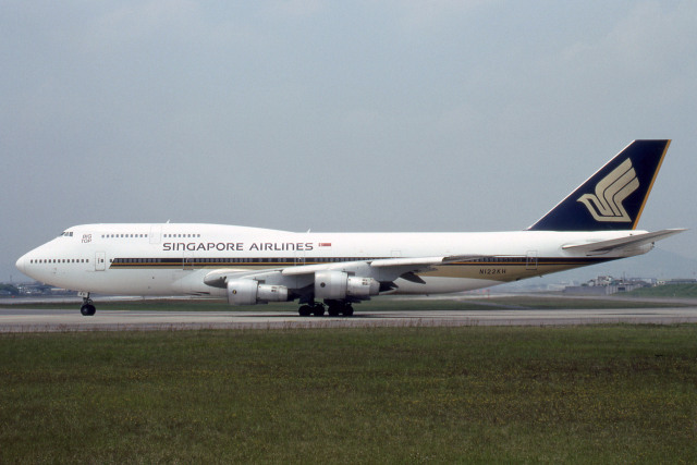 シンガポール航空 Boeing 747-300 N122KH 伊丹空港 航空フォト | by