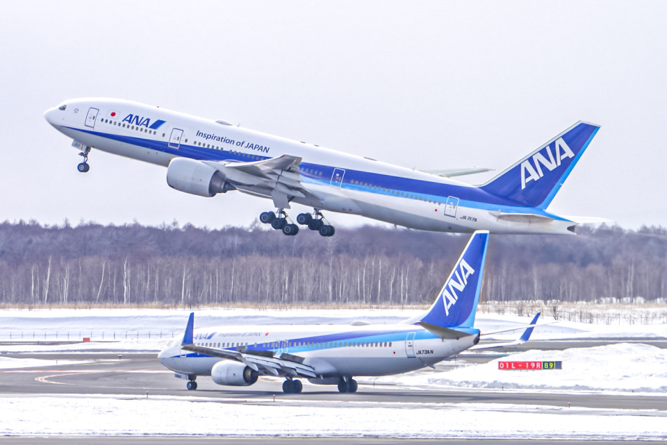 全日空 Boeing 777-200 JA717A 新千歳空港 航空フォト | by MIXNUTS