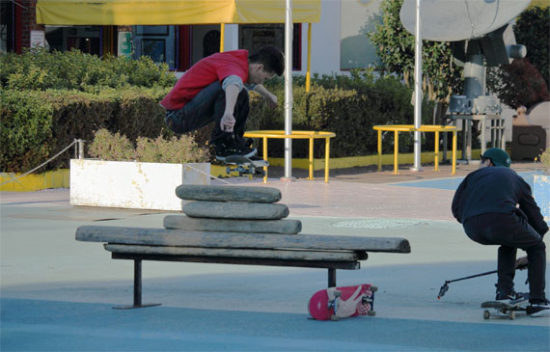 オーリー[Ollie] ｜ フリースタイル スケートボード FScom