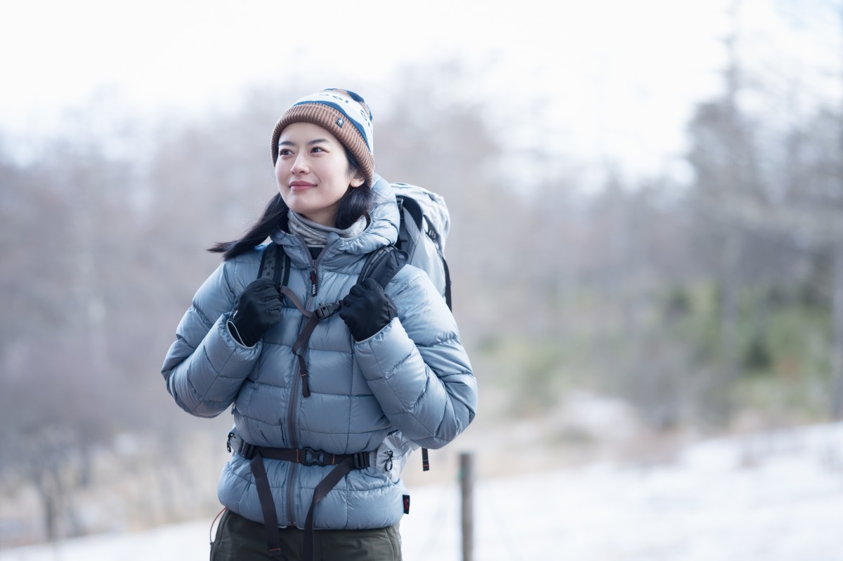 ウエスタンマウンテニアリングのウエアを着て冬の山歩き。「快適な