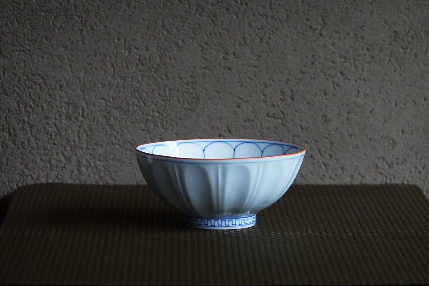 渕錆菊割櫛目高台飯碗 – FUFU JAPAN SELECTION