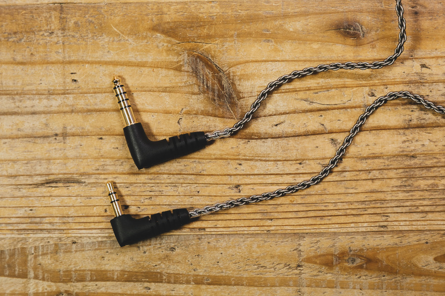 有線イヤホン】ゼンハイザー IE200 ＋ 4.4mmバランスケーブルを購入