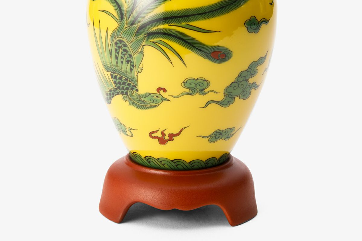 竜鳳凰錦手黄地冠付台付6寸飾壺(壷) | 有田焼 深川製磁｜公式