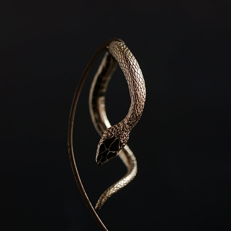 ELCAMI / Japanese rat snake Earring (EPS-074S/G) – Fuligo / Fuligoshed