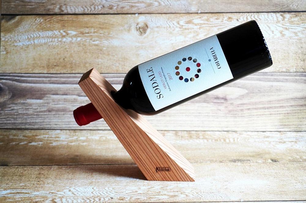 樹齢350年を超える箱根の杉を再生利用したワインホルダー | 工芸品