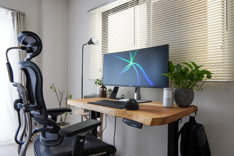 レビュー】FLEXISPOTのスタンディングデスクを愛用して2年経った