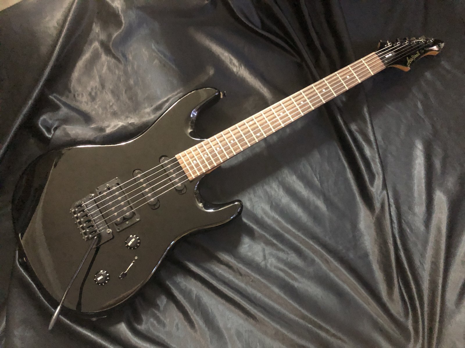 Aria Pro II / WR-403 The Warrior 蝋人形になりたい - HR/HMギター