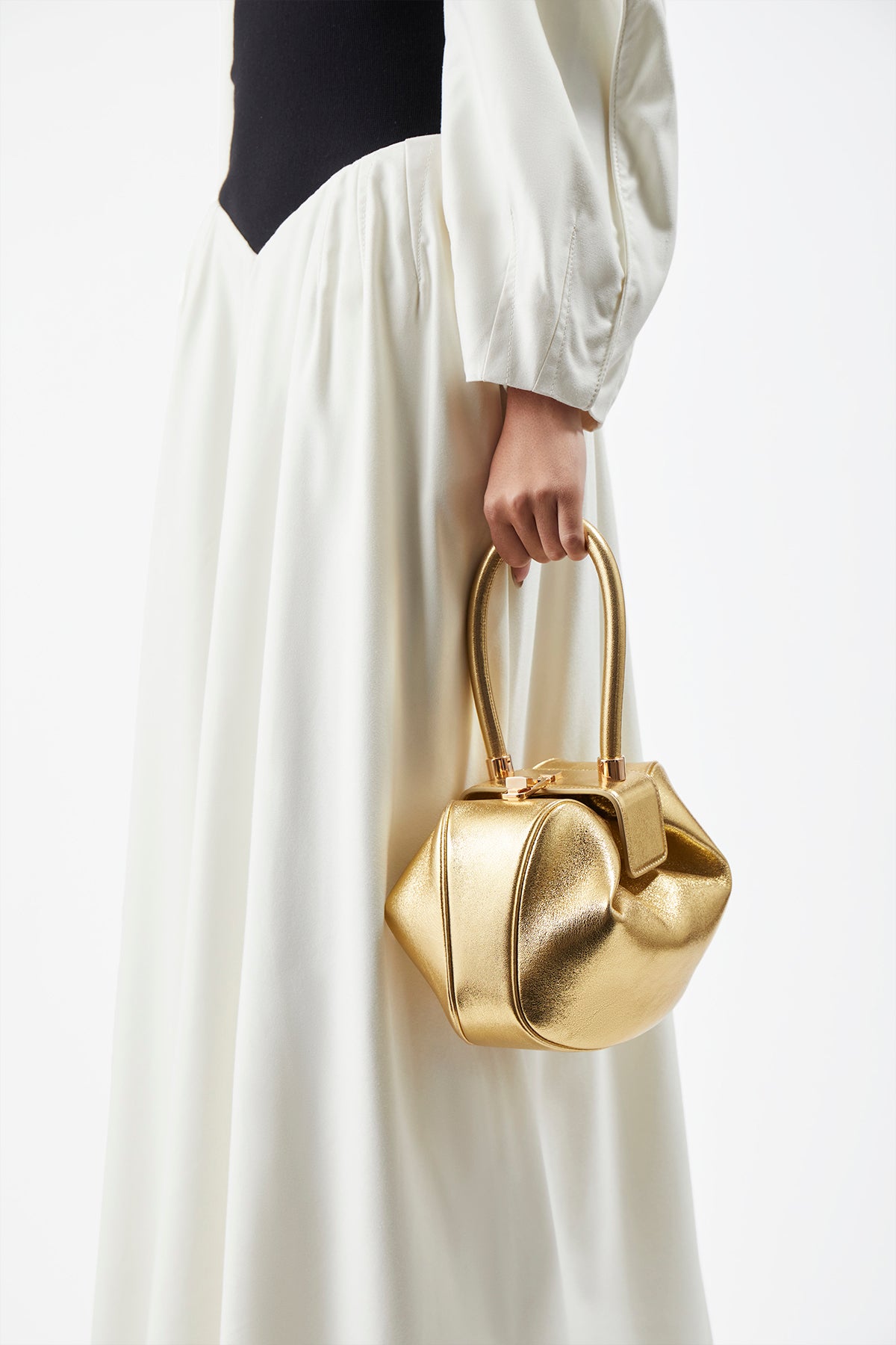 Nina Bag in Gold Metallic Nappa Leather – Gabriela Hearst