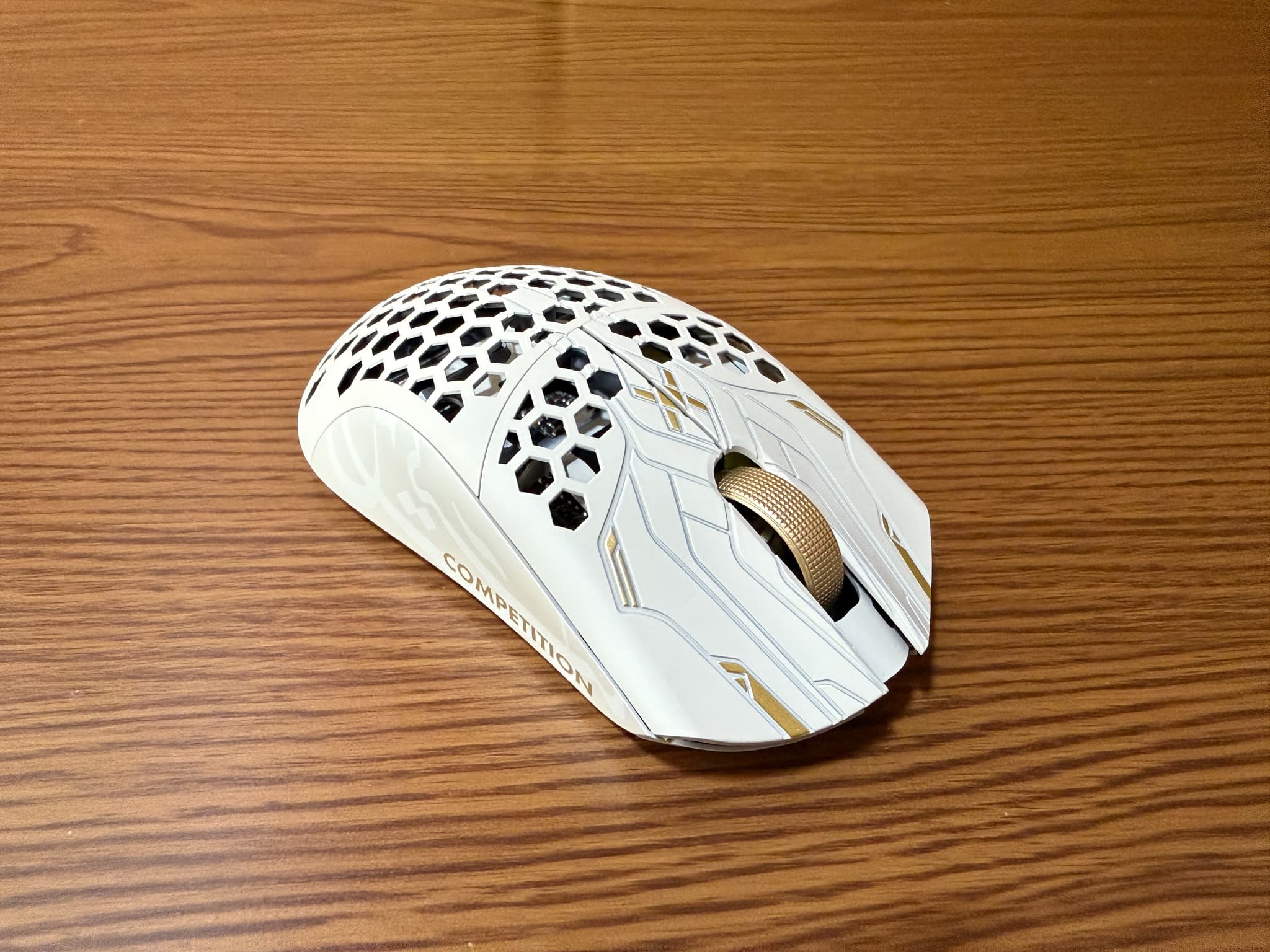 Finalmouse ULX Prophecy Clix レビュー｜デザインと機能性を持った最