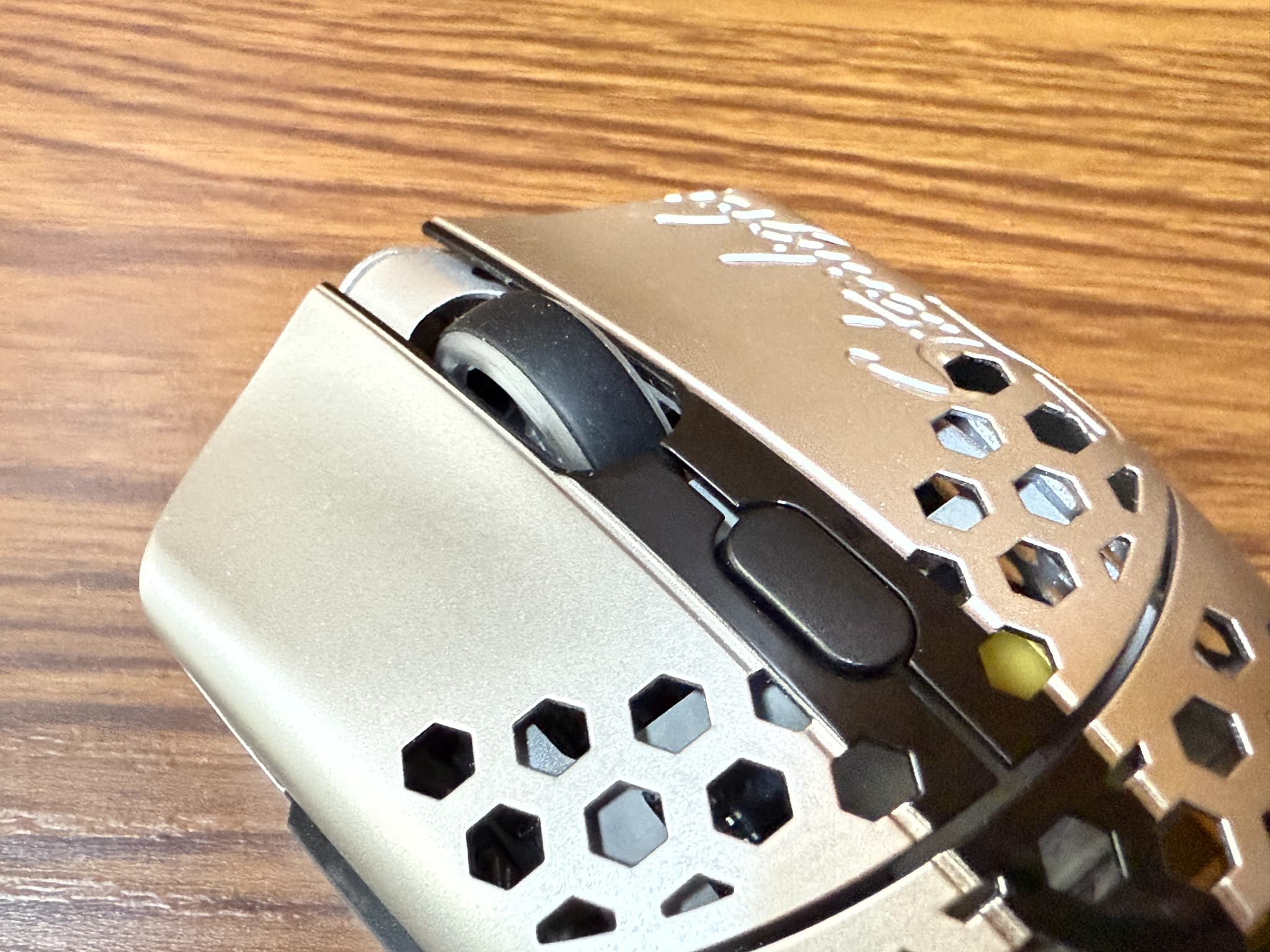 Finalmouse Starlight Pro TenZ（Sサイズ）レビュー｜軽さと高級感を