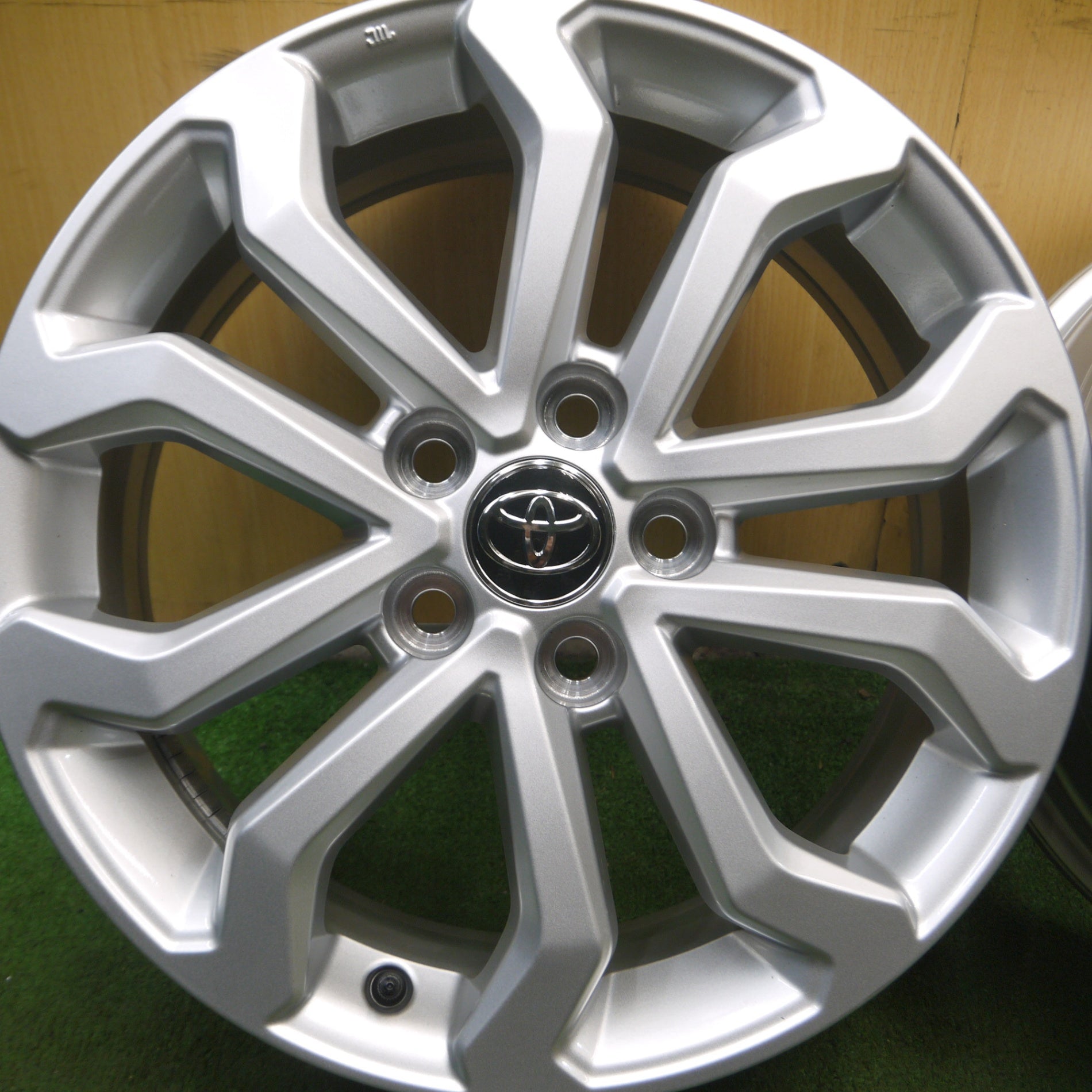 送料無料* 新車外し☆トヨタ カローラ クロス 純正 ホイール 17インチ
