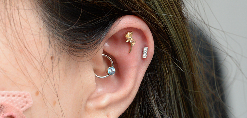 アウターコンクに咲きました！！ - ボディピアス スタジオ :+: ゲート