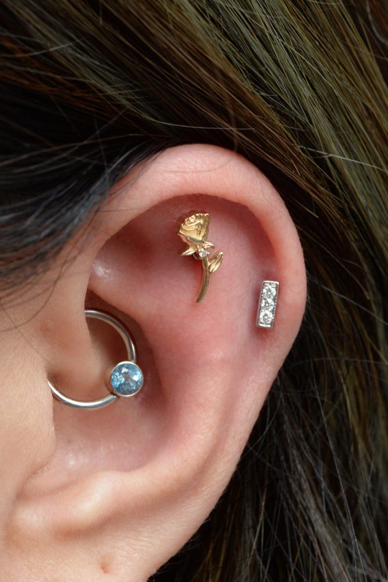 アウターコンクに咲きました！！ - ボディピアス スタジオ :+: ゲート